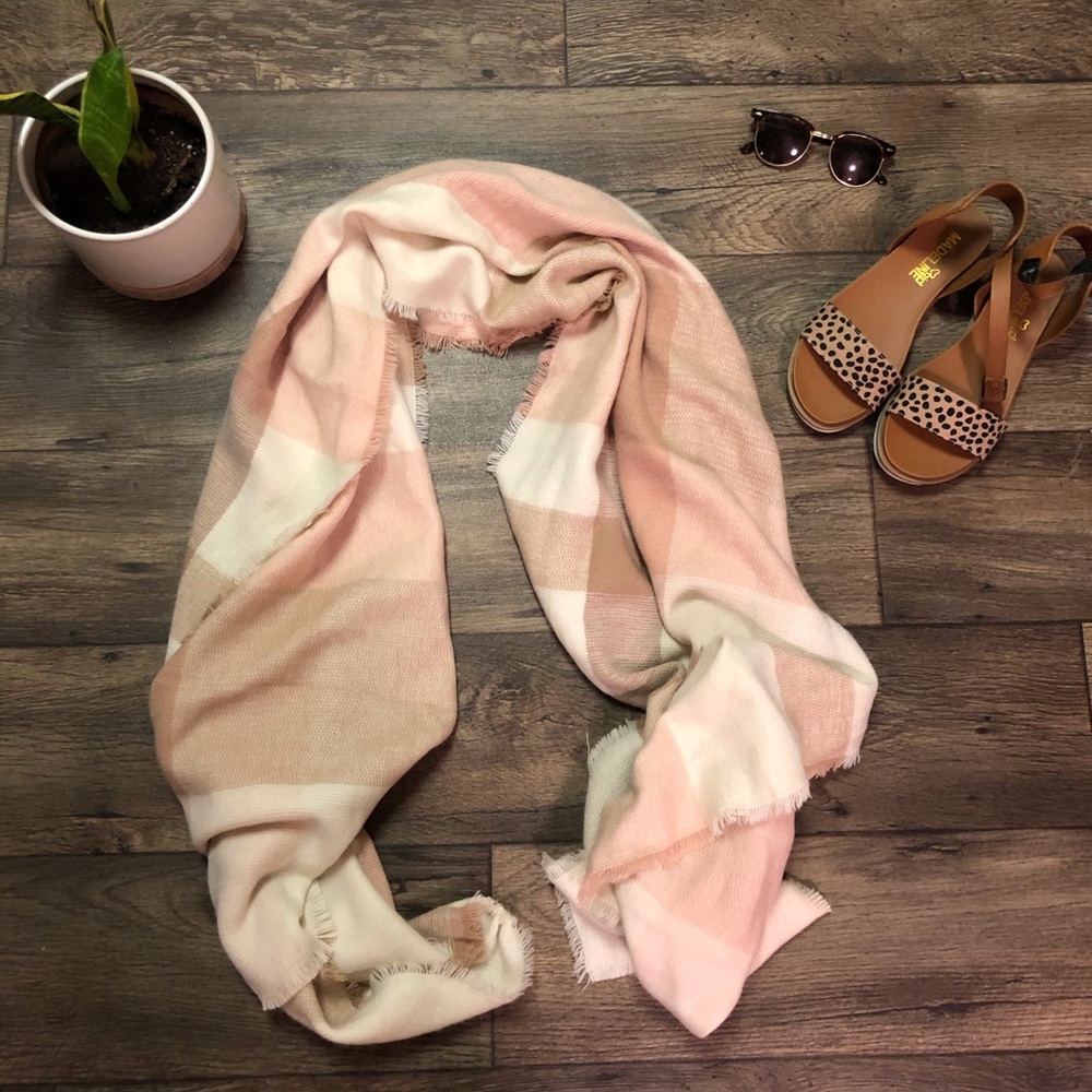 ⭐️ 3 ITEMS FOR $15 ⭐️ Scarf